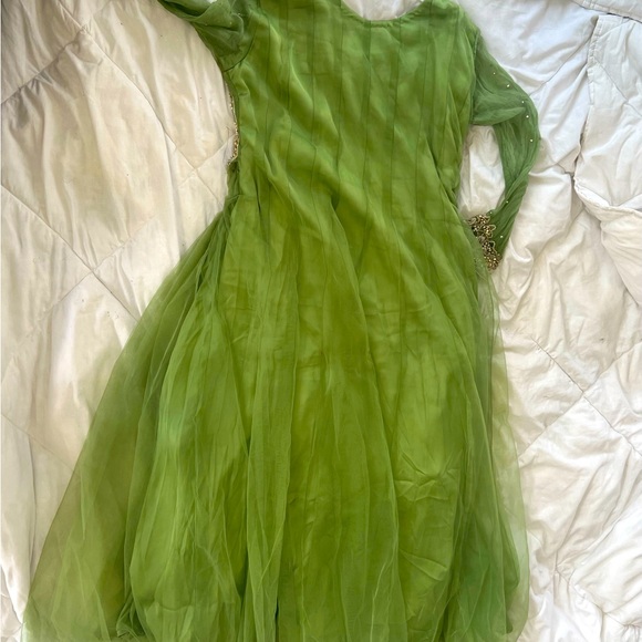 Green Pakistani/Indian Dress - Picture 3 of 3